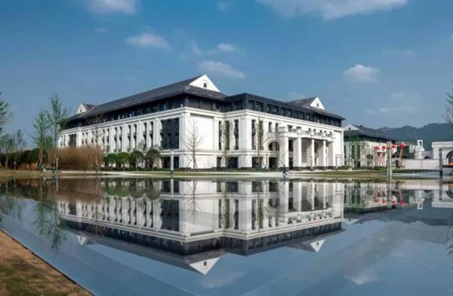 宜宾翘首 省级大学科技园获正式批复，创业孵化器启新篇